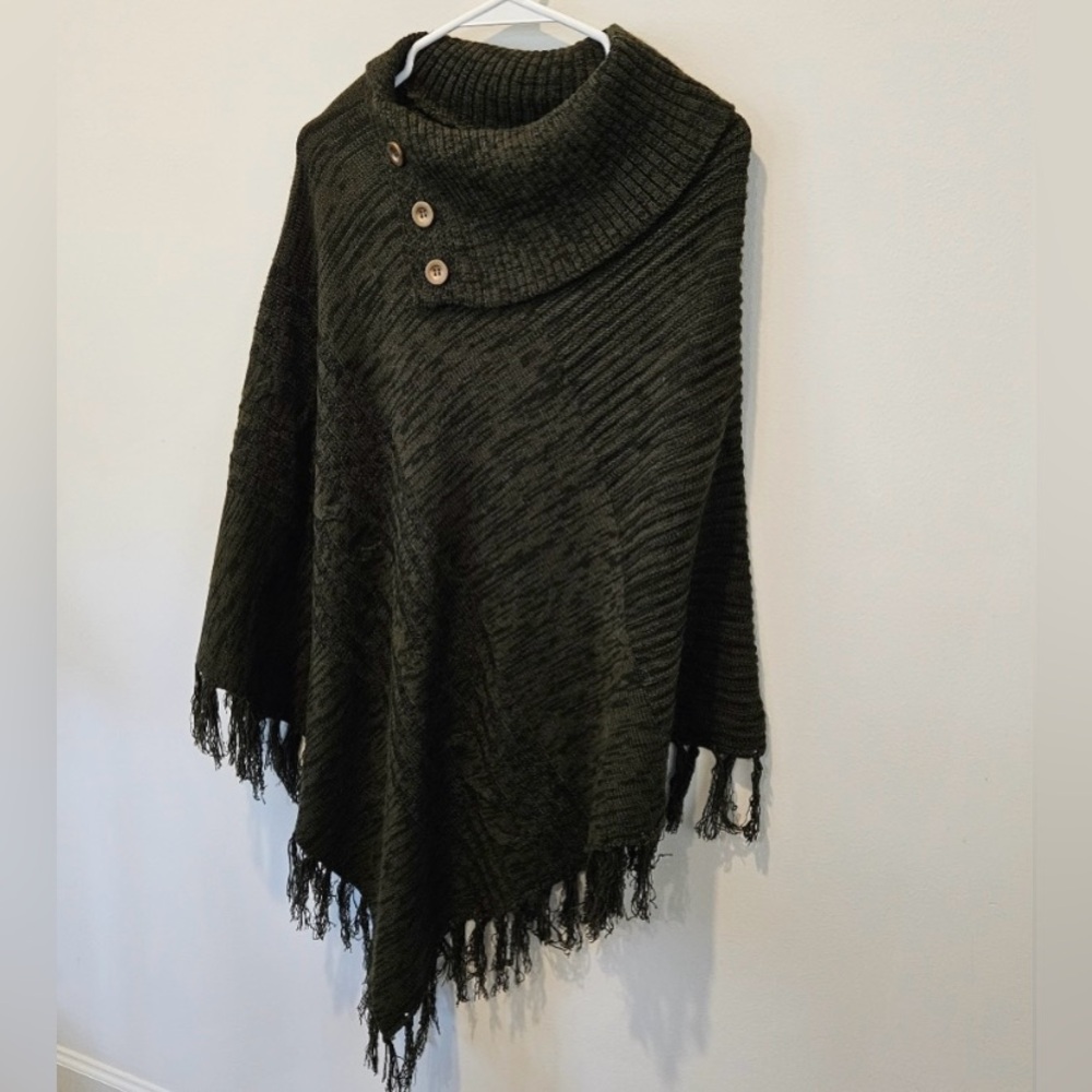 Tint & Shadow Poncho Shawl Greenish Brown Heathered Size L/XL Christmas Pictures